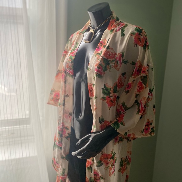 🌸Floral Kimono 👘🌺 - Picture 8 of 9